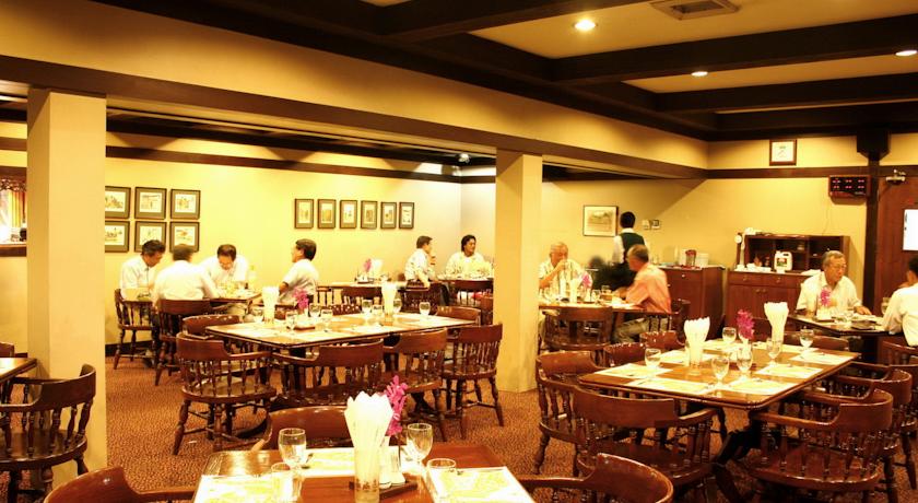 Imagen general del Hotel Pinehurst Golf Club And Hotel, Pathum Thani. Foto 6
