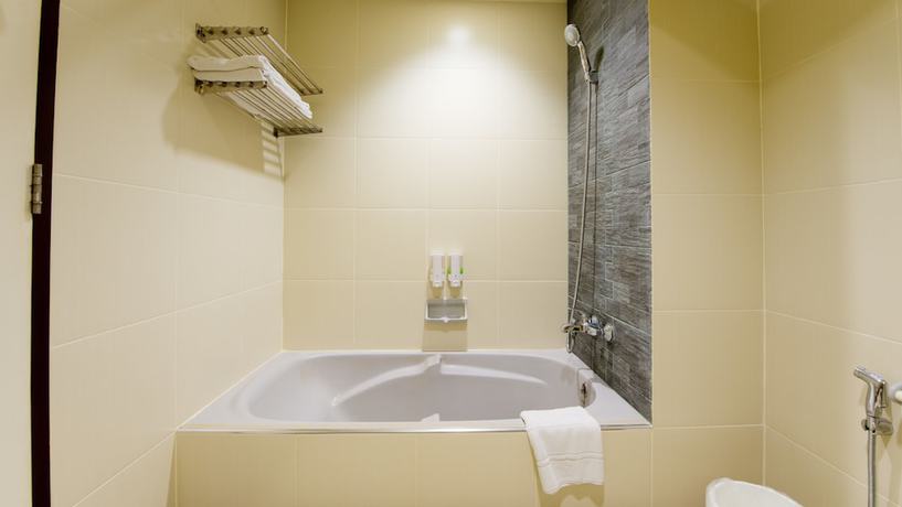 Imagen de la habitación del Hotel Pinehurst Golf Club and Hotel, Khlong Luang. Foto 16