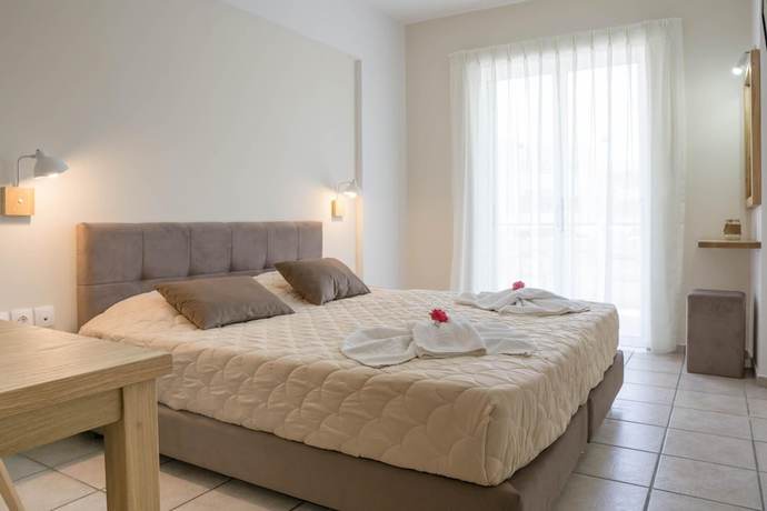 Imagen de la habitación del Hotel Pinelopi. Foto 17