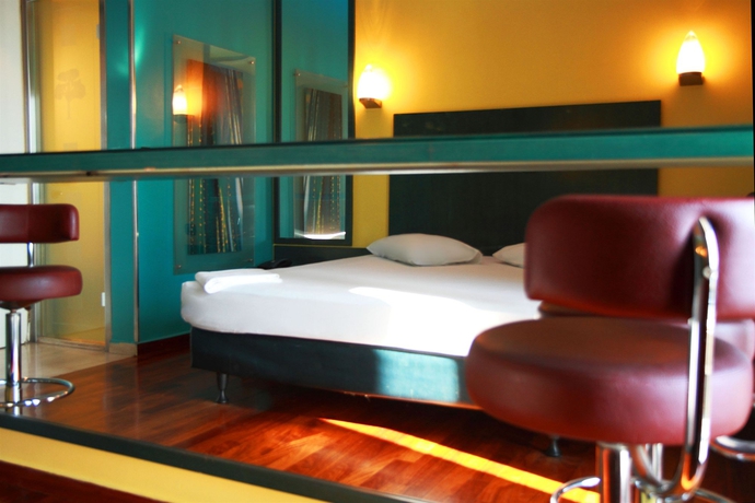 Imagen de la habitación del Hotel Pines. Foto 5