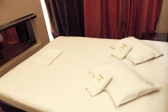 Imagen de la habitación del Hotel Pines. Foto 9