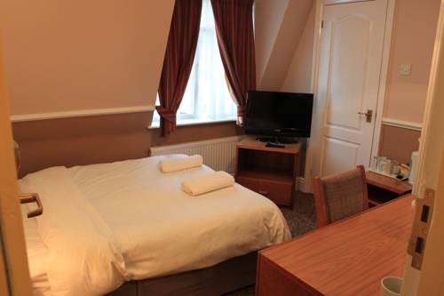 Imagen de la habitación del Hotel Pines Luton Airport. Foto 3
