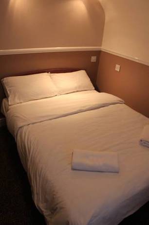 Imagen de la habitación del Hotel Pines Luton Airport. Foto 11