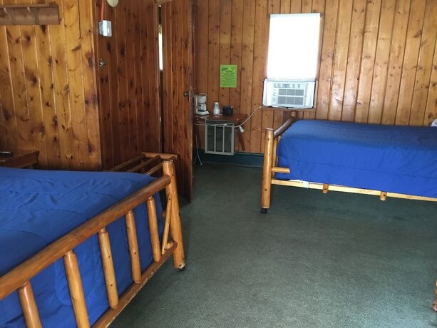 Imagen de la habitación del Hotel Pines Motel, Evergreen Shores. Foto 19