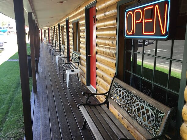 Imagen general del Hotel Pines Motel, Evergreen Shores. Foto 13