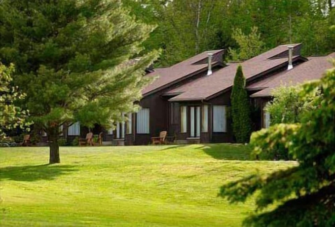 Imagen de la habitación del Hotel Pinestone Resort and Conference Centre. Foto 12