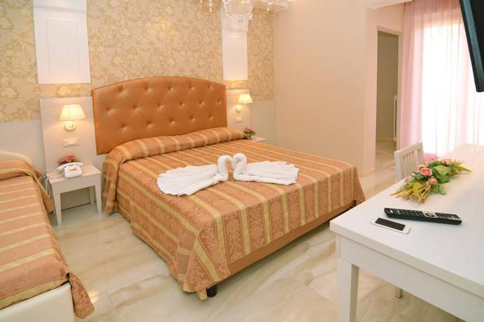 Imagen de la habitación del Hotel Pineta, Bellaria-Igea Marina. Foto 4