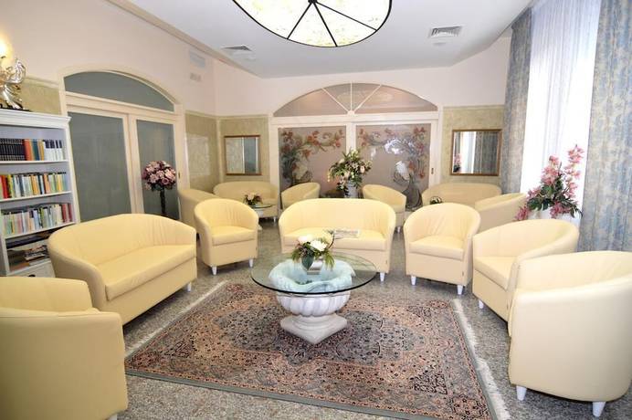 Imagen de los interiores del Hotel Pineta, Bellaria-Igea Marina. Foto 18
