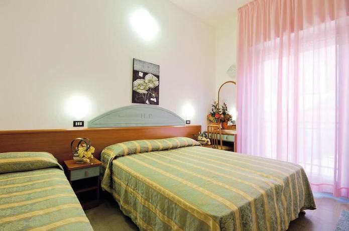 Imagen de la habitación del Hotel Pineta, Bellaria-Igea Marina. Foto 13