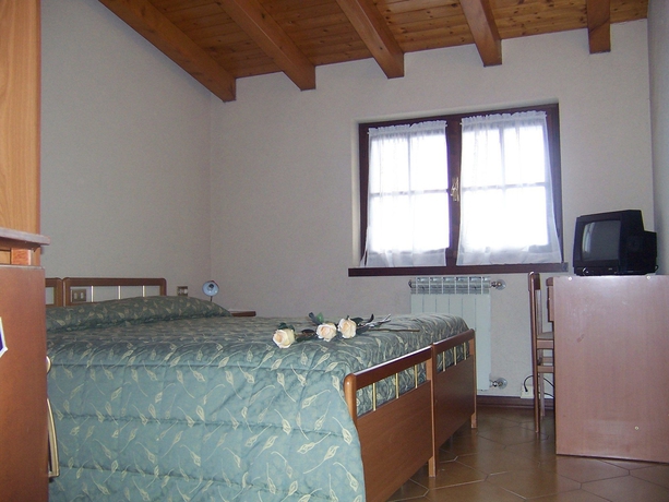 Imagen de la habitación del Hotel Pineta, Castione Della Presolana. Foto 10