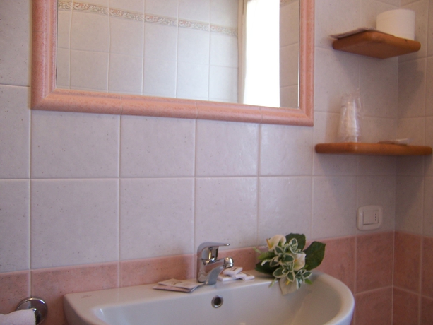 Imagen de la habitación del Hotel Pineta, Castione Della Presolana. Foto 11