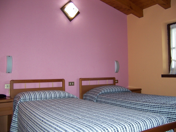 Imagen de la habitación del Hotel Pineta, Castione Della Presolana. Foto 15