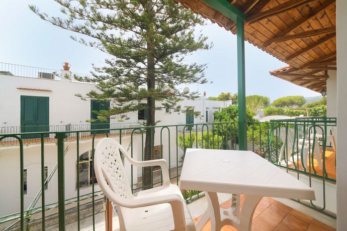 Imagen de la habitación del Hotel Pineta, Ischia. Foto 10
