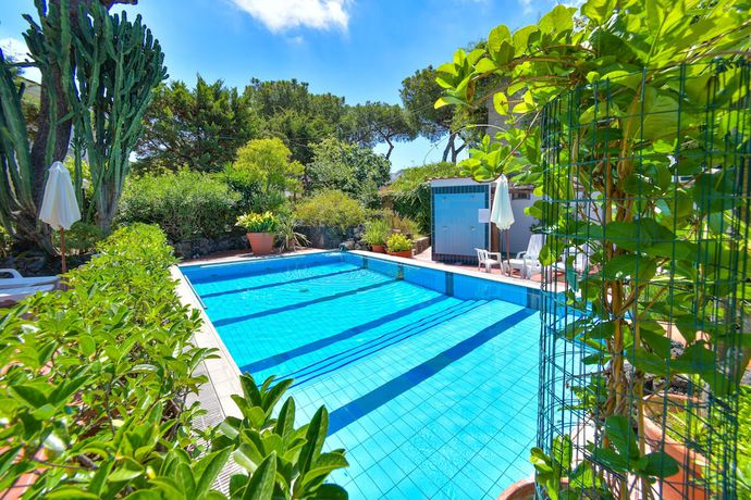 Imagen de la piscina del Hotel Pineta, Ischia. Foto 19