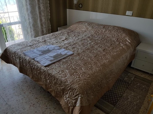Imagen de la habitación del Hotel Pineta, Laigueglia. Foto 7