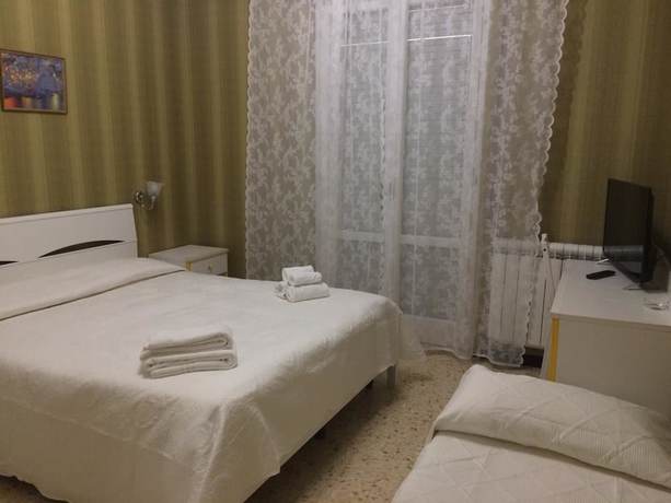 Imagen de la habitación del Hotel Pineta, Laigueglia. Foto 14