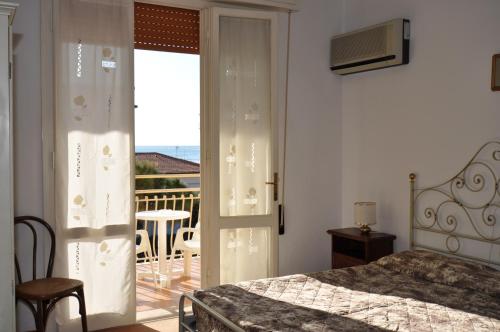 Imagen de la habitación del Hotel Pineta Mare. Foto 8