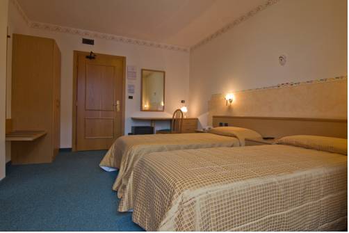 Imagen de la habitación del Hotel Pineta Pastry. Foto 12