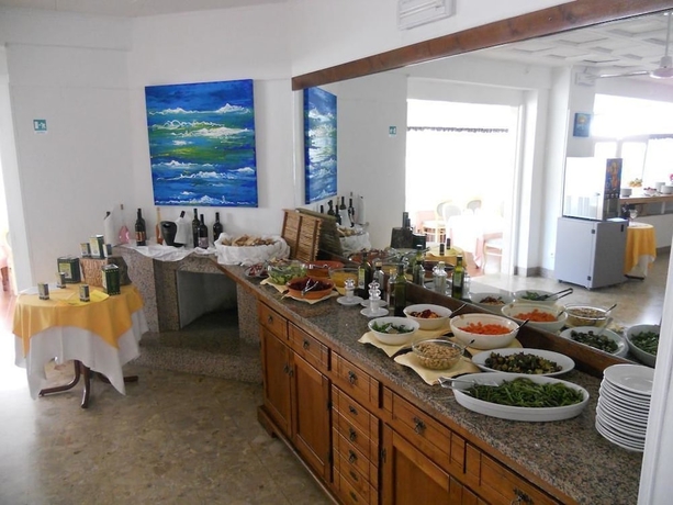 Imagen del bar/restaurante del Hotel Pineta, San Menaio. Foto 7