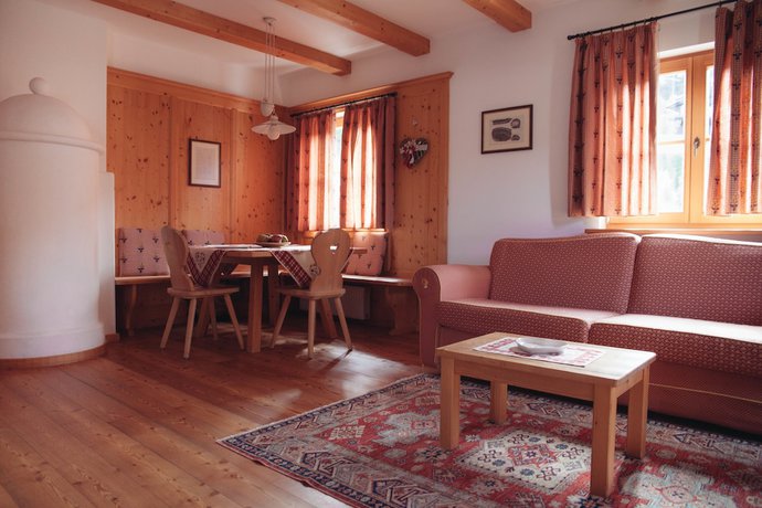 Imagen de la habitación del Hotel Pinetas Nature Wellness Resort. Foto 7