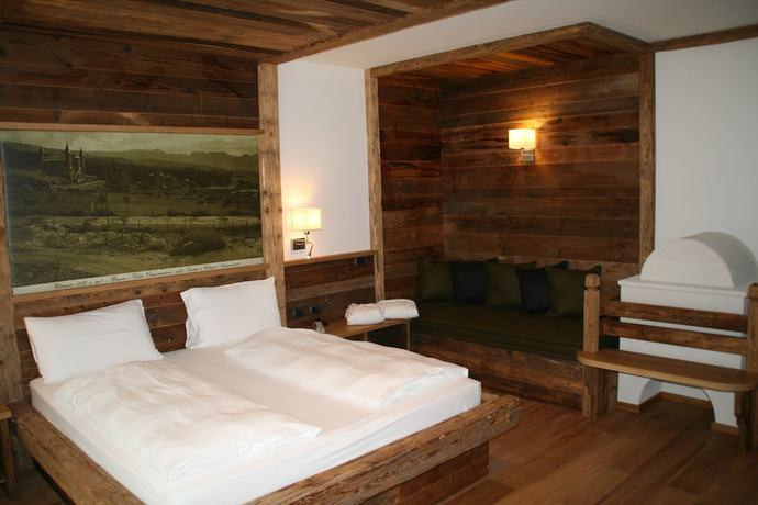 Imagen de la habitación del Hotel Pinetas Nature Wellness Resort. Foto 12