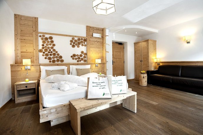 Imagen de la habitación del Hotel Pinetas Nature Wellness Resort. Foto 16