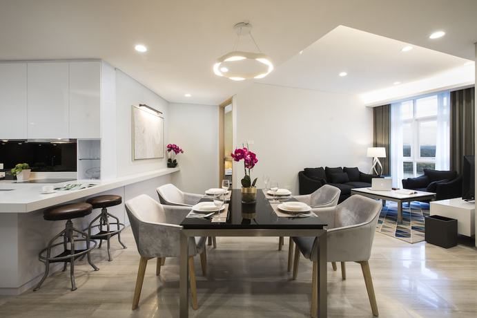 Imagen de la habitación del Hotel Pinetree Marina Resort. Foto 3