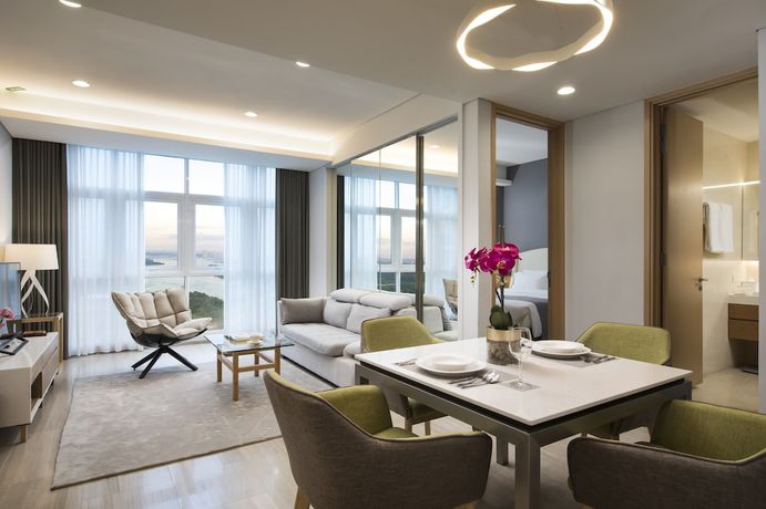 Imagen de la habitación del Hotel Pinetree Marina Resort. Foto 8