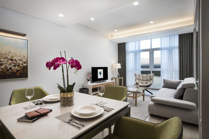 Imagen de la habitación del Hotel Pinetree Marina Resort. Foto 9