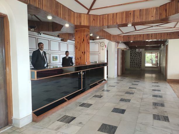 Imagen de los interiores del Hotel Pineview Shimla. Foto 18