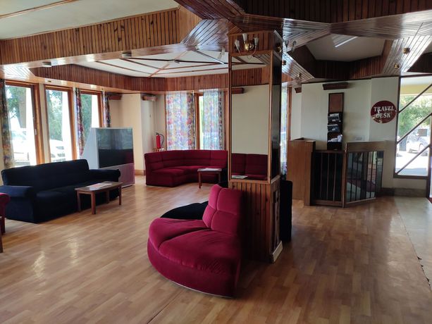 Imagen de los interiores del Hotel Pineview Shimla. Foto 19