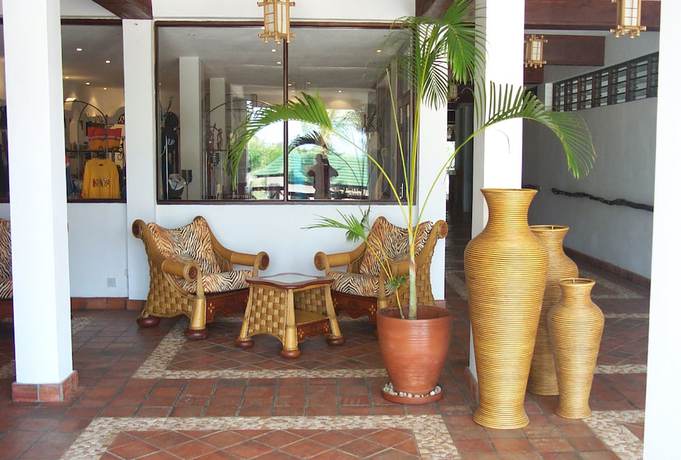 Imagen de los interiores del Hotel Pinewood Beach Resort And Spa. Foto 19
