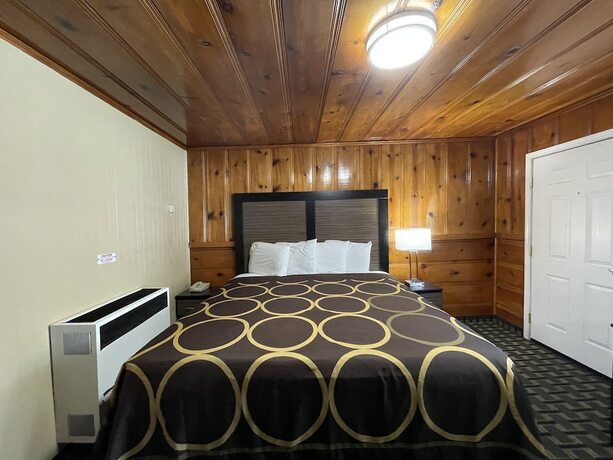 Imagen de la habitación del Hotel Pinewood Inn. Foto 14