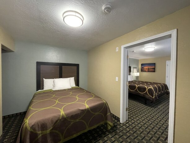 Imagen de la habitación del Hotel Pinewood Inn. Foto 15