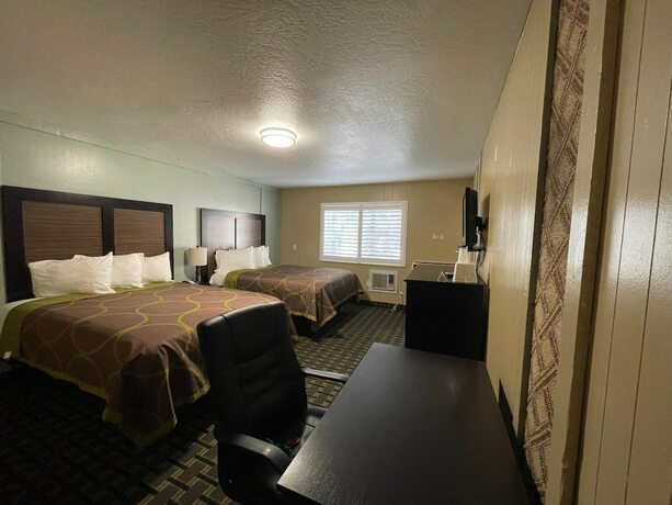 Imagen general del Hotel Pinewood Inn. Foto 7