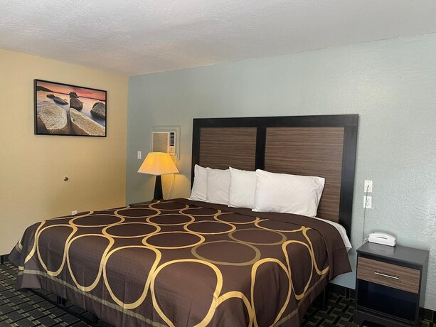 Imagen general del Hotel Pinewood Inn. Foto 8