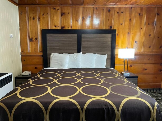 Imagen general del Hotel Pinewood Inn. Foto 9