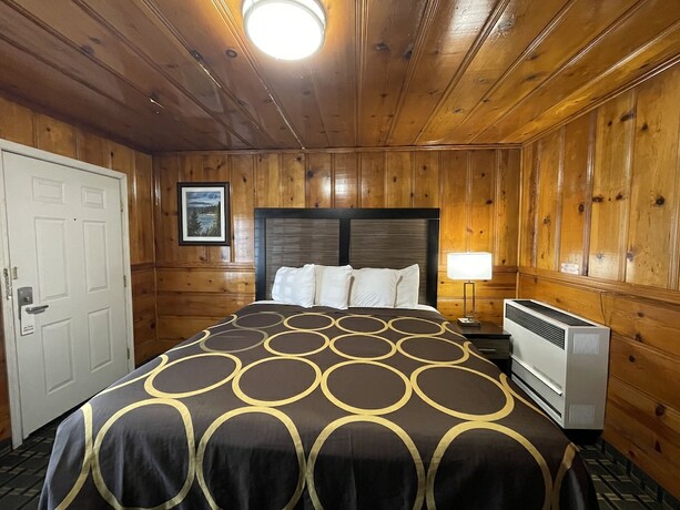 Imagen de la habitación del Hotel Pinewood Inn. Foto 19