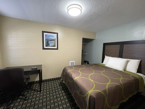 Imagen general del Hotel Pinewood Inn. Foto 11