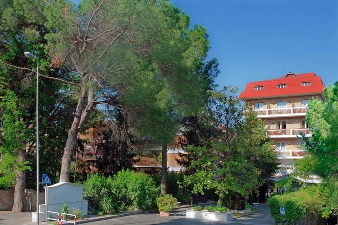 Imagen de los exteriores del Hotel Pinewood Rome. Foto 13