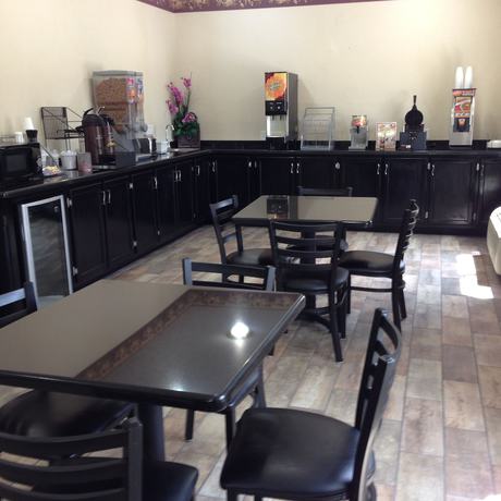 Imagen del bar/restaurante del Hotel Piney Woods. Foto 3