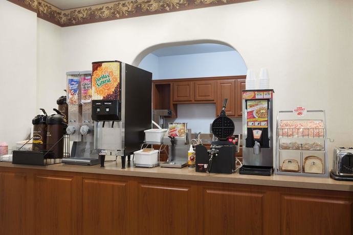 Imagen del bar/restaurante del Hotel Piney Woods. Foto 5