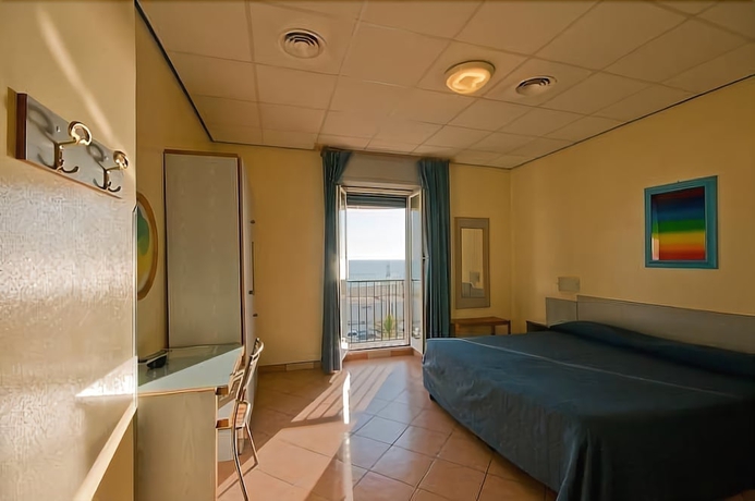 Imagen de la habitación del Hotel Ping Pong. Foto 8