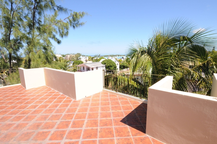 Imagen de los exteriores del Hotel Pingouinvillas. Foto 10