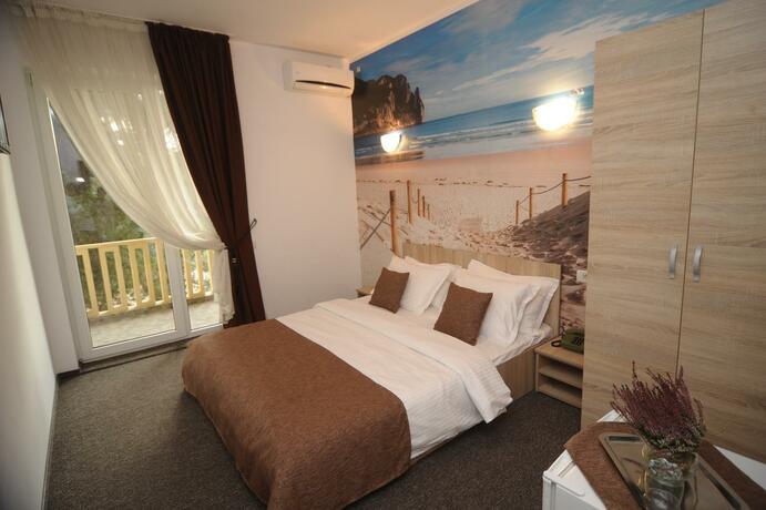 Imagen general del Hotel Pinguin. Foto 6