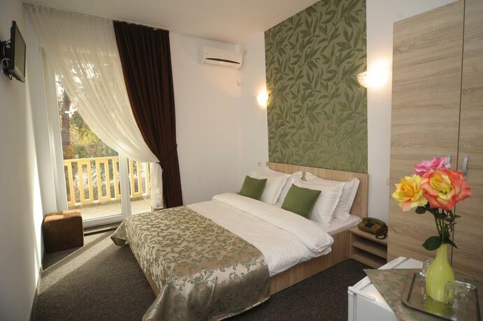 Imagen general del Hotel Pinguin. Foto 10