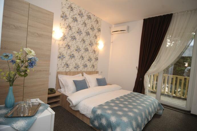 Imagen general del Hotel Pinguin. Foto 11