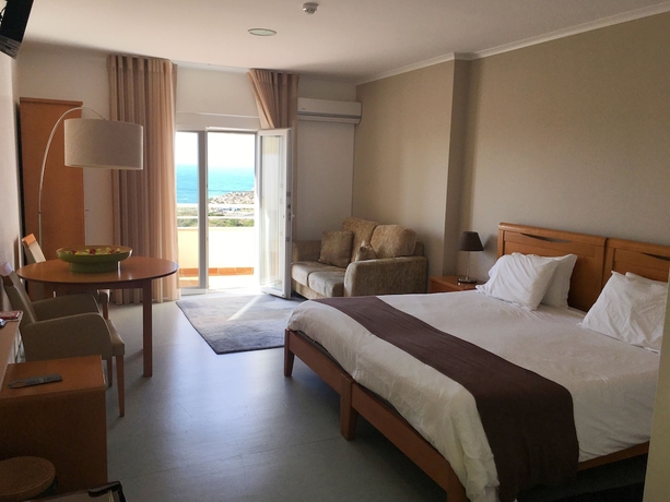 Imagen de la habitación del Hotel Pinhalmar. Foto 11