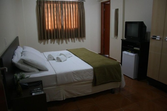 Imagen de la habitación del Hotel Pinheiros, Goiania. Foto 4
