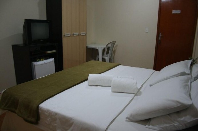 Imagen de la habitación del Hotel Pinheiros, Goiania. Foto 5